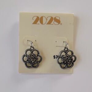 NWT 2028 Crystal Flower Earrings